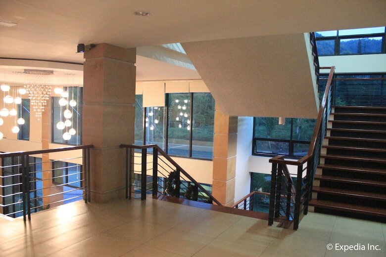 Rivermount Hotel And Resort