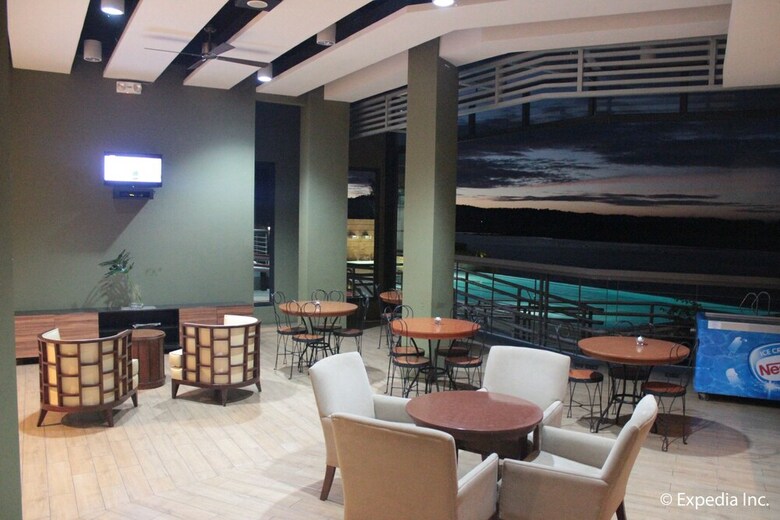 Rivermount Hotel And Resort