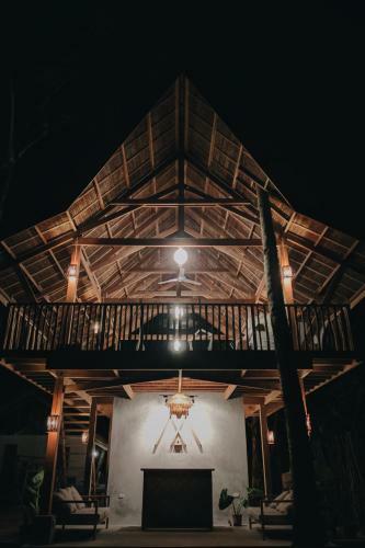 Lampara Siargao Boutique Hostel