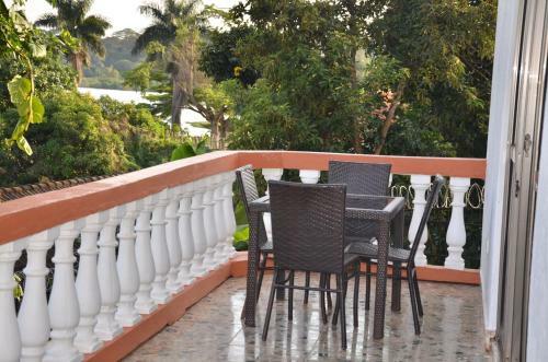 La Feve Beach Bed And Breakfast