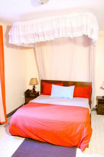 Tross Hotel