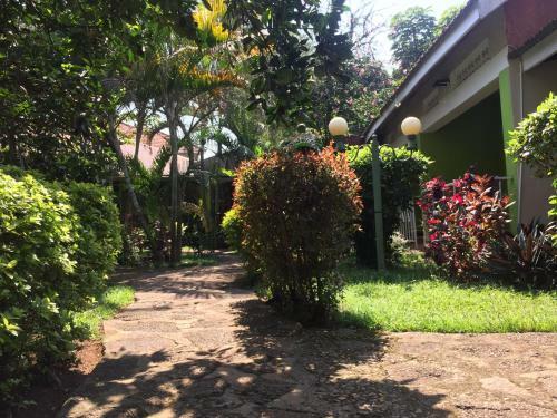Hostal Cross Roads Suites