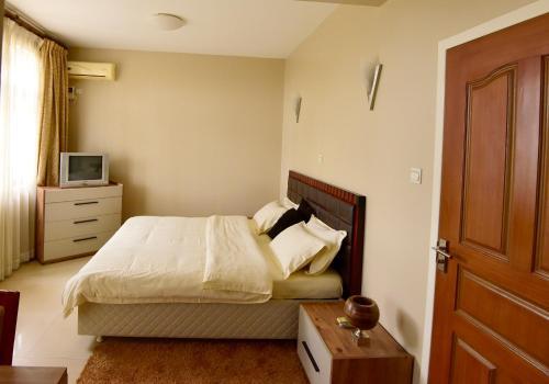 Summit View Apartments
