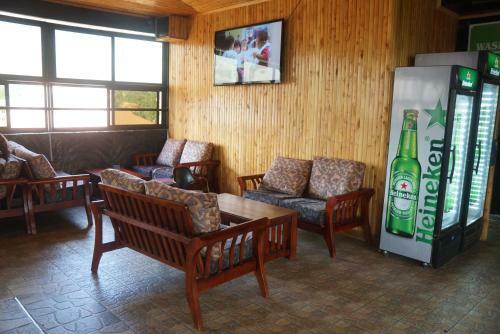 Malibu Hotel And Pub