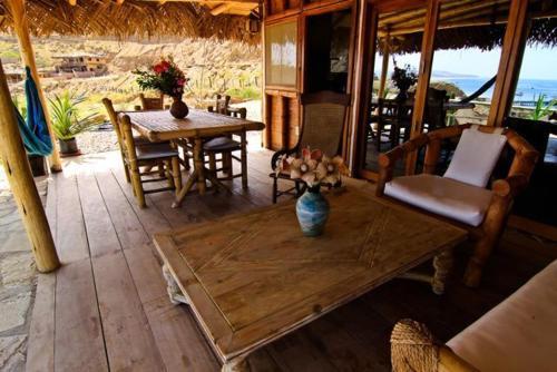 Hostal Oceanic Bungalows