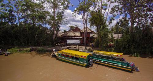 Hostal Heliconia Amazon River Lodge
