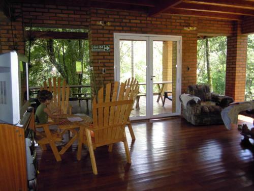 Hostal Caba�as Mocon�