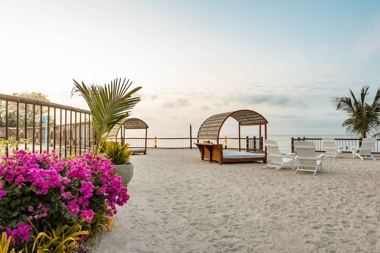 Isla Del Encanto Hotel & Spa