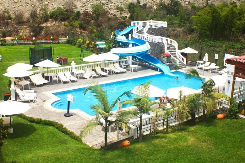 Villa Lunahuana River Resort