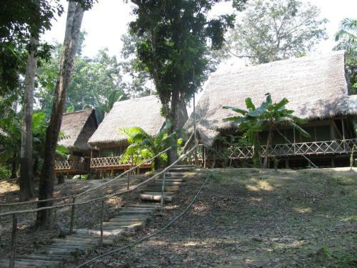 Hostal Lodge Jungle Wolf Expeditions