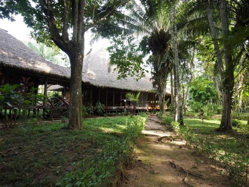 Albergue Sandoval Lake Lodge