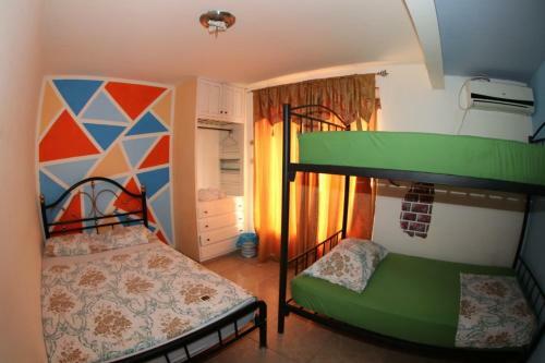 Hostal Red Line