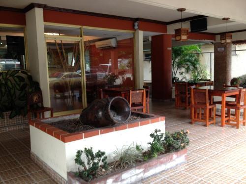 Aparthotel Plaza