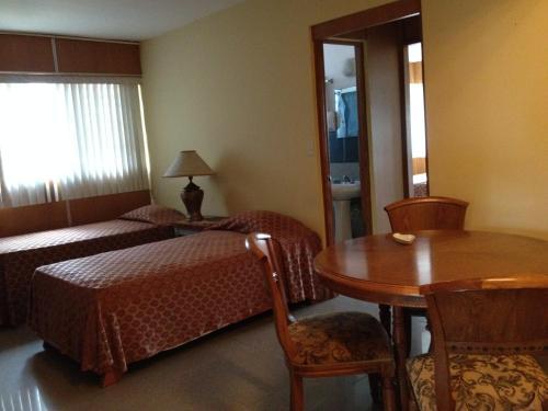 Aparthotel Plaza
