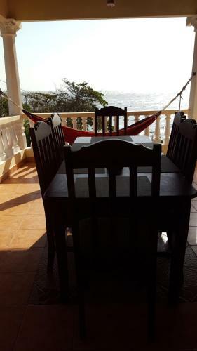 2nd Floor Beach House Apartment