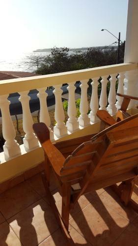 2nd Floor Beach House Apartment