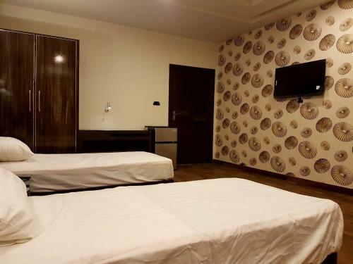 Khayyam Hotel
