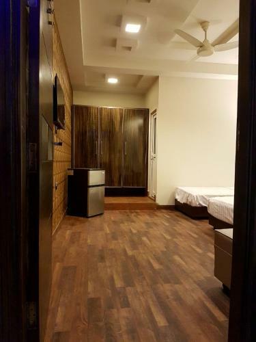 Khayyam Hotel