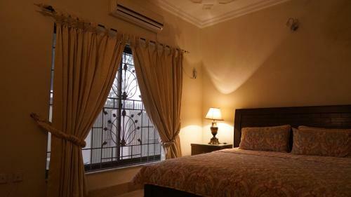 Hostal Traveller And Family Home