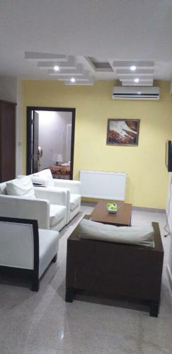 Furnished 2bed Apartment