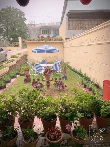 Hostal Rashk E Qamar