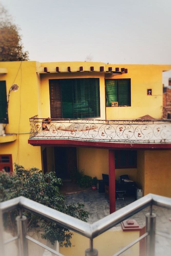 Hostal Aimys Villa Guest House
