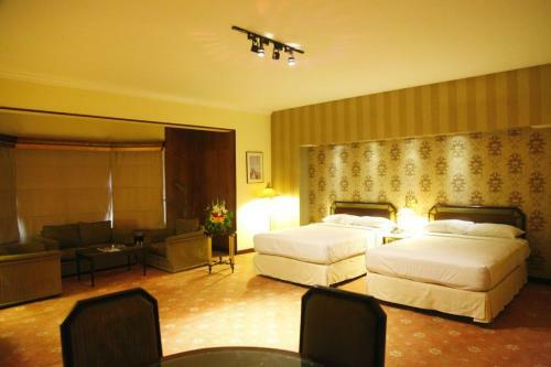 Sunfort Hotel