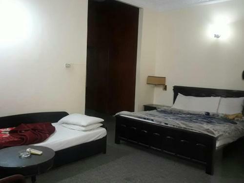 Hostal Travis Luxury Guest House
