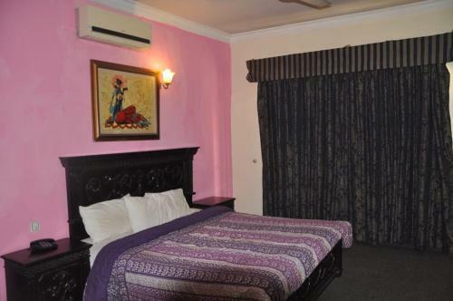 Hostal Travis Luxury Guest House