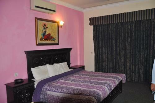 Hostal Travis Luxury Guest House