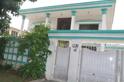 Hostal Travis Luxury Guest House
