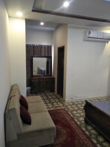 Hostal Rehaish Inn