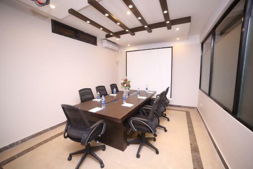Zifan Hotel & Suites