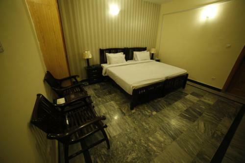Hotel Chinar Resorts