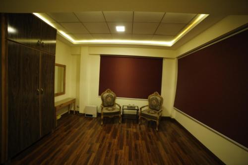 Hotel Chinar Resorts