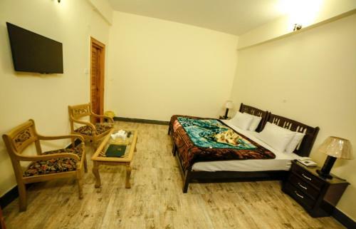Hotel Chinar Resorts