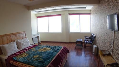 Hotel Chinar Resorts