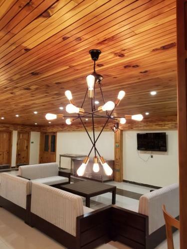 Hotel Chinar Resorts