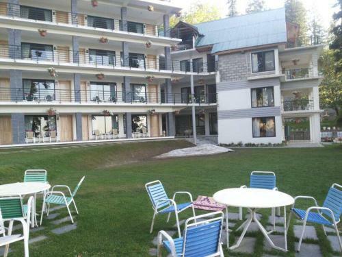 Hotel Summer Retreat