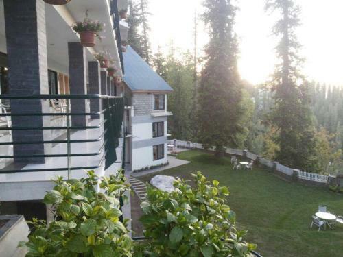 Hotel Summer Retreat