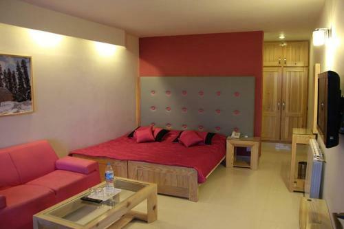 Hotel Summer Retreat
