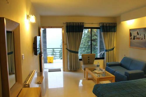 Hotel Summer Retreat