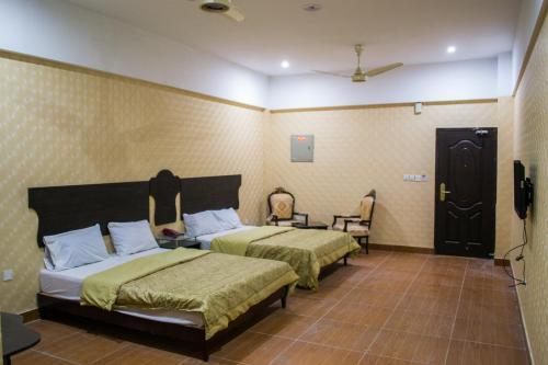 Hotel Sehwan Divine