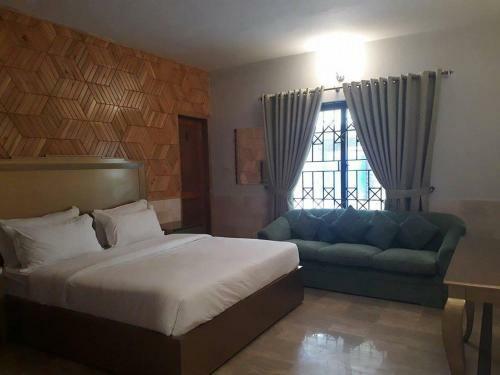 Hostal The Mont Calm