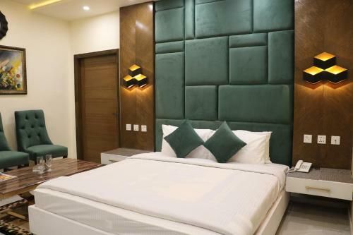 Hotel Avalon Executive Suites