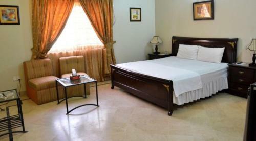 Hotel Luxury Inn
