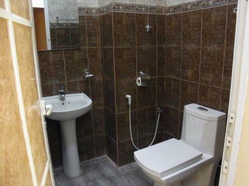 Al Ghazlan Hotel Sinaw