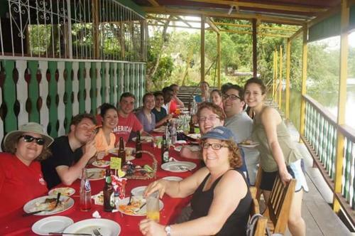 Hotel Alojamiento Rio Sabalo, Chocano