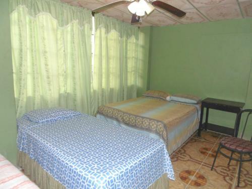 Hotel Hostal Do�a Rosa