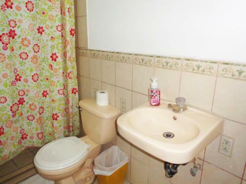 Hostal Hospedaje Y Cafe Ruiz